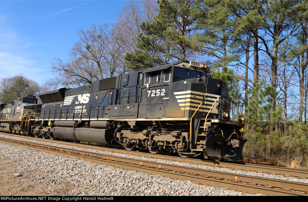 NS 7252